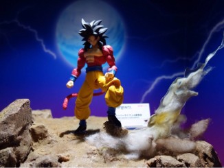 SH Figuarts Super Saiyan 4 Goku